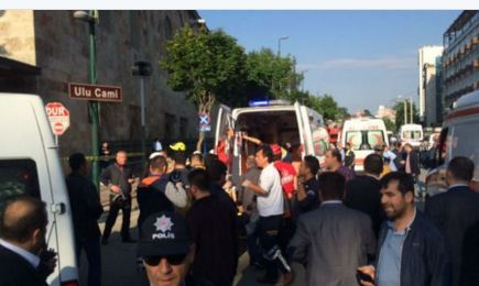 DIJARBAKIR: Turska policija se sukobila sa Kurdima na grobu aktiviste!