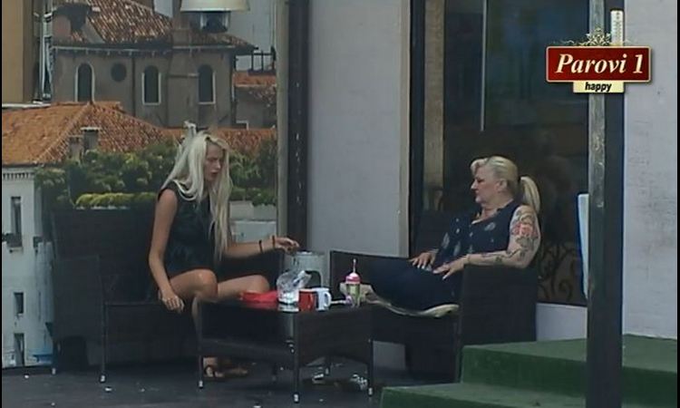 BRANKA BRUTALNO ISPLJUVALA SLAĐU: Ona je jedno zlo, glupa je i prosta! Živi na račun stare slave!