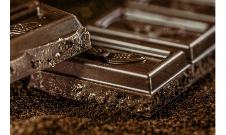 UKUS KOJI ĆE VAS RAZORUŽATI: Domaća čokolada od samo tri sastojka!