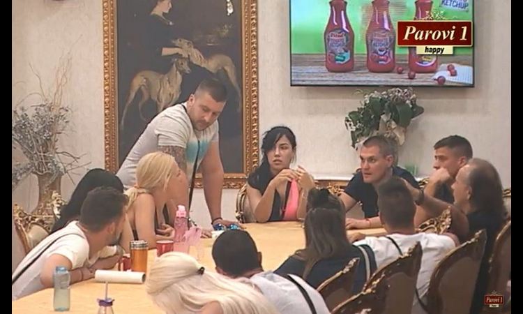PRED SVIMA IH PONIZILA: Aleksandra dodelila Dalili i Smilji sramotne uloge na svadbi!