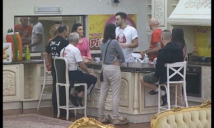 NOVO LICE U „PAROVIMA“: Njegov ulazak u vilu su svi čekali sa NESTRPLJENJEM! (FOTO)