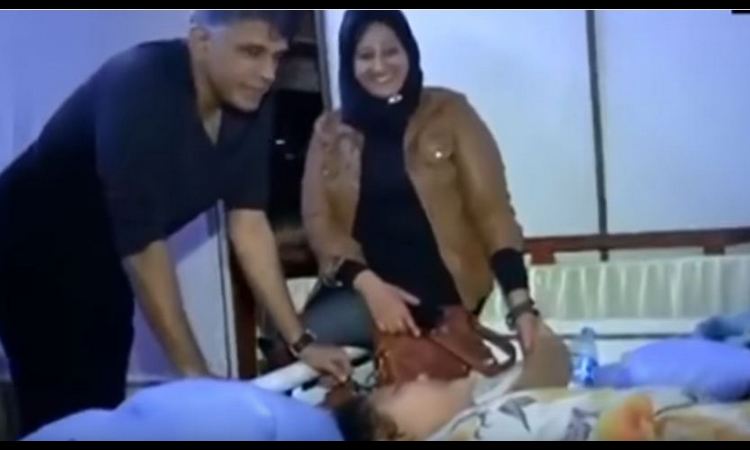 Ona je najteža žena na svetu: EGIPĆANKU TEŠKU POLA TONE TERETNIM AVIONOM PREBACILI U BOLNICU! (VIDEO)