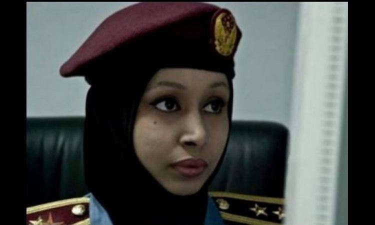 ODMOR IZA REŠETAKA: Turista je dotakao ovu policajku u Dubaiju, a zbog toga će žaliti čitav život! (FOTO)