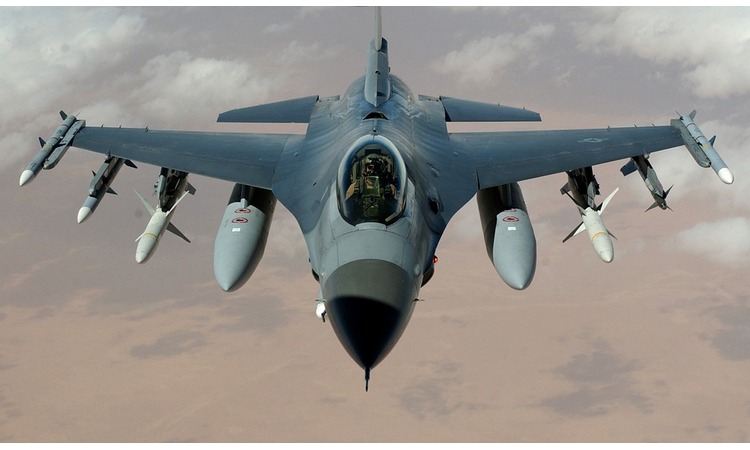 imamo problem: Srušio se američki avion "F-16"! (VIDEO)