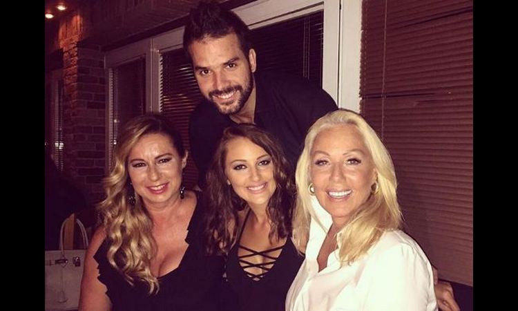 ŽIVOJINOVIĆI U MAJAMIJU: Dok Brena pozira, Filip i Aleksandra razmenjuju nežnosti! (foto)