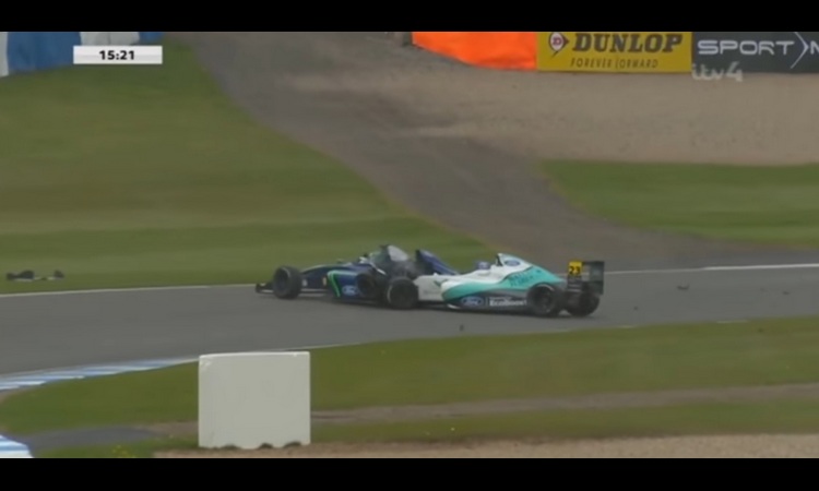 Užasan udes  na trci Formule 4: MLADOM VOZAČU AMPUTIRANE OBE NOGE! (VIDEO)