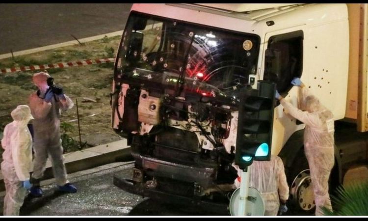 STRAVIČNO OTKRIĆE: Napadač iz Nice pre napada slao nasmejane selfi slike iz kamiona