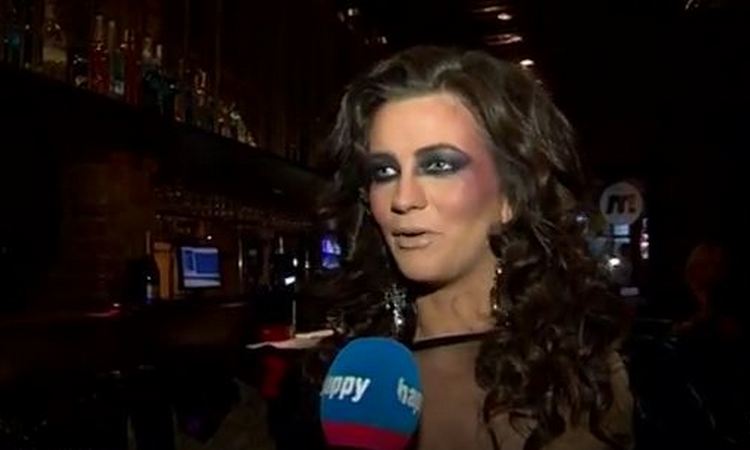 GLAMUR OTKRIVA: Koja je to pevačica prava seksi veštica? (VIDEO)