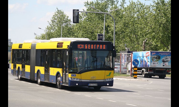 UDES NA TRGU NIKOLE PAŠIĆA: U sudaru učestvovala dva automobila i autobus na liniji 37, nema povređenih!