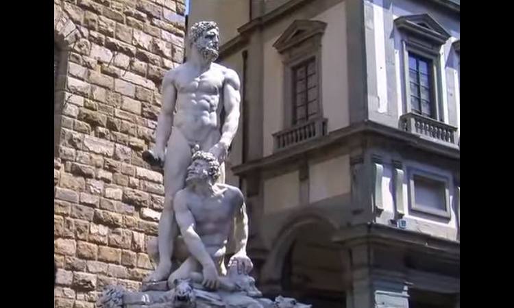 „OLAKŠAO“ SE PORED HERKULESA I KAKTUSA: Nekulturni turista zapanjio Firencu svojim ponašanjem!