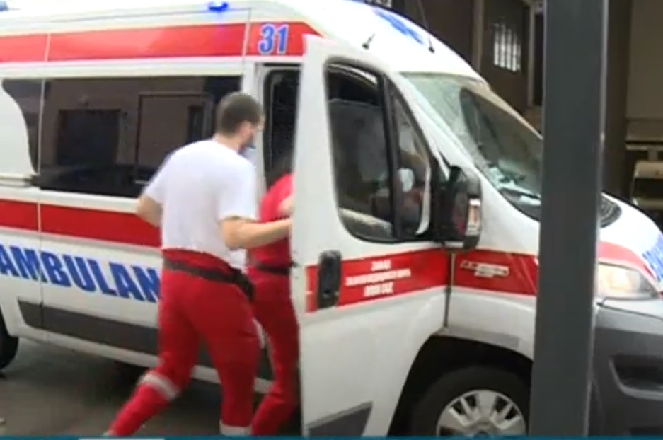 POVREĐEN BRAČNI PAR KOD POŽEGE: Teška saobraćajka u mestu Uzići, na licu mesta čak 3 vozila Hitne pomoći