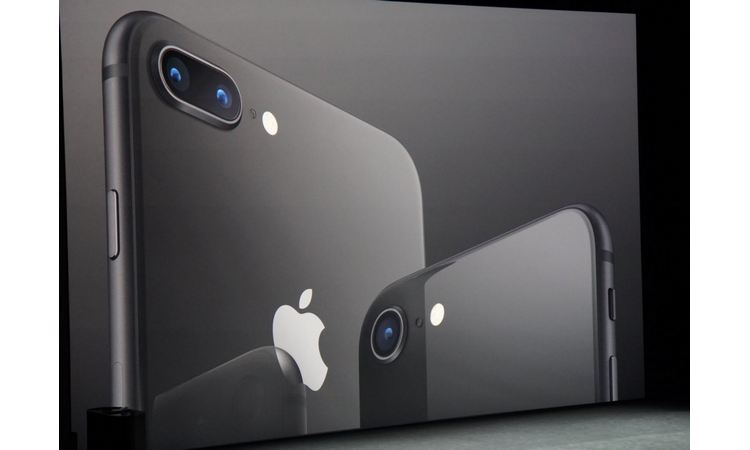 SAZNAJTE PRVI: Evo šta sve može iPhone 8? (foto)