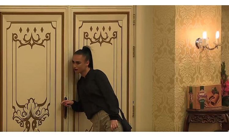 ŽESTOK OBRAČUN: IVANIA VIŠE NIJE MOGLA DA SE KONTROLIŠE, OVO ĆE JE SKUPO KOŠTATI! (FOTO)