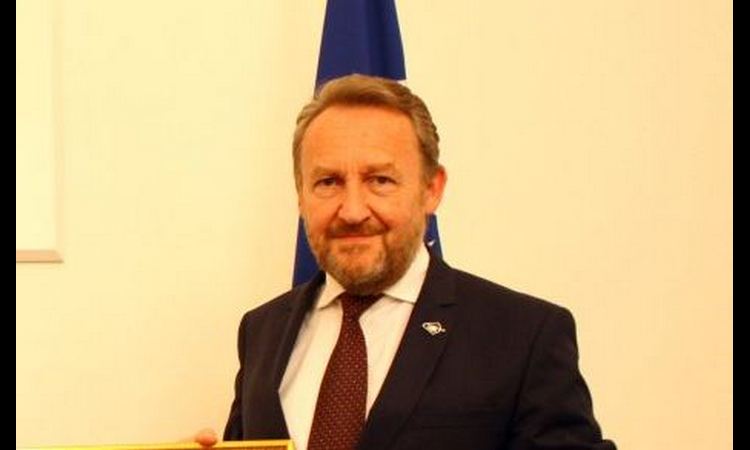 IZETBEGOVIĆ: Nikolić i Vučić se trude da poprave odnose sa SARAJEVOM
