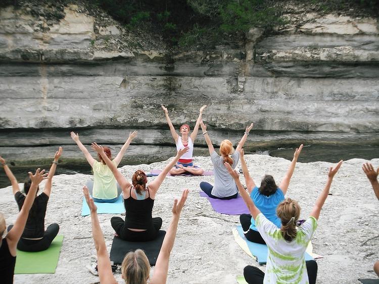 OSLOBAĐANJE OD STRESA: Kombinacija joge i “bezobraznog rečnika“ za srećniji život