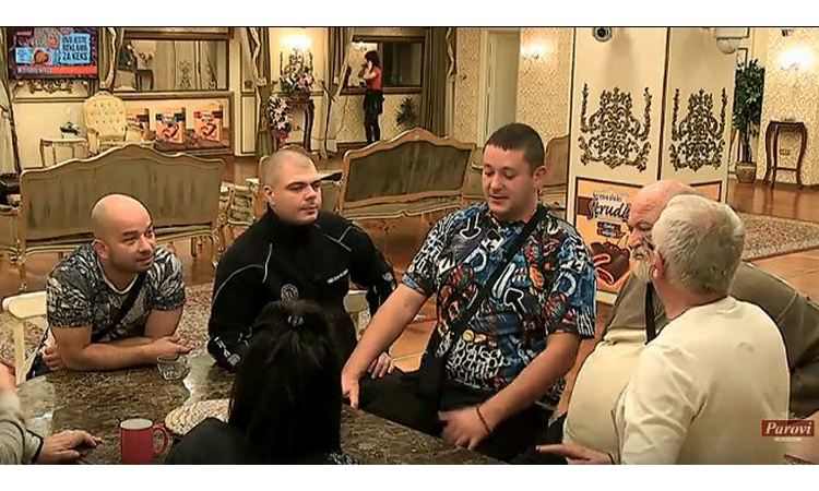 „Parovi“ nisu mogli da veruju svojim ušima: PRIMILA SAM „STVAR“ OD 23 CM! (foto)