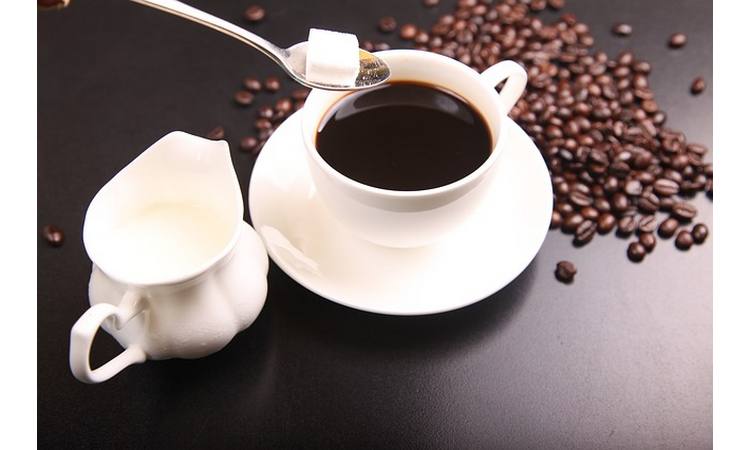 VEČITA DILEMA: Otkrivamo da li je u redu piti kafu na prazan stomak, rešite se konačno svih nedoumica