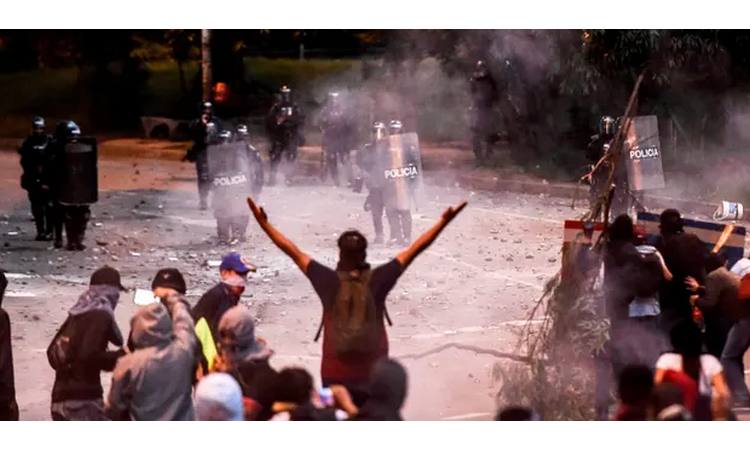 PROTESTI U KOLUMBIJI: Troje ljudi poginulo!