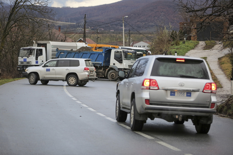 SEVER KOSOVA I METOHIJE BLOKIRAN DVANAESTI DAN: Srbi ne odustaju!