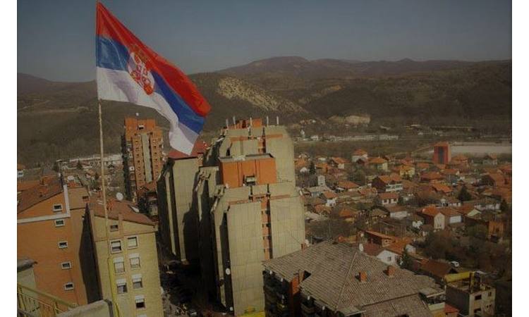 KOSOVSKA MITROVICA: Miran protest u podne, Srbi iskazuju revolt!