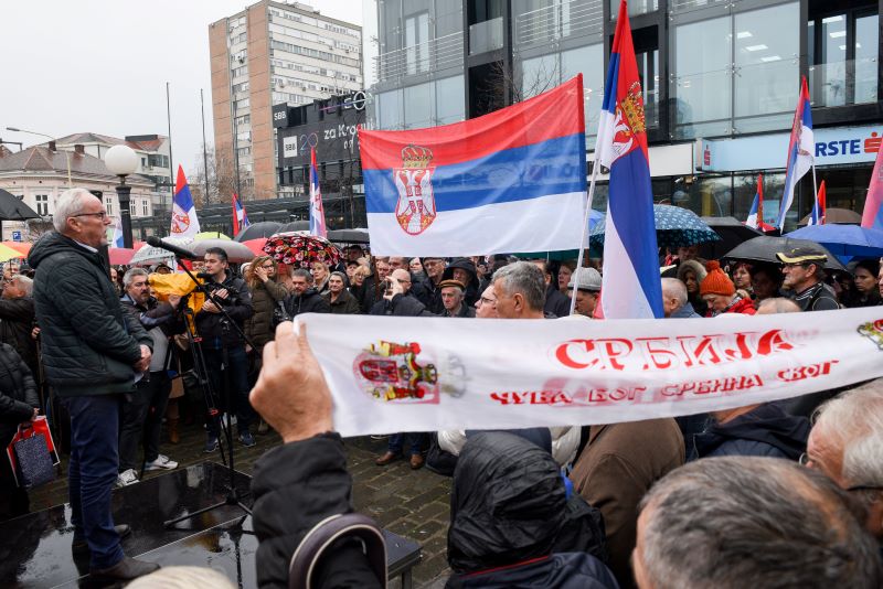 ODRŽAN SKUP U KRAGUJEVCU: Građani pružili podršku Srbima na KiM