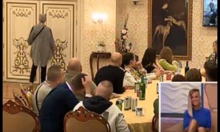 NIJE MOGLA DA VERUJE: Lepa otišla do glavnih vrata, a kada je ih je otvorila…