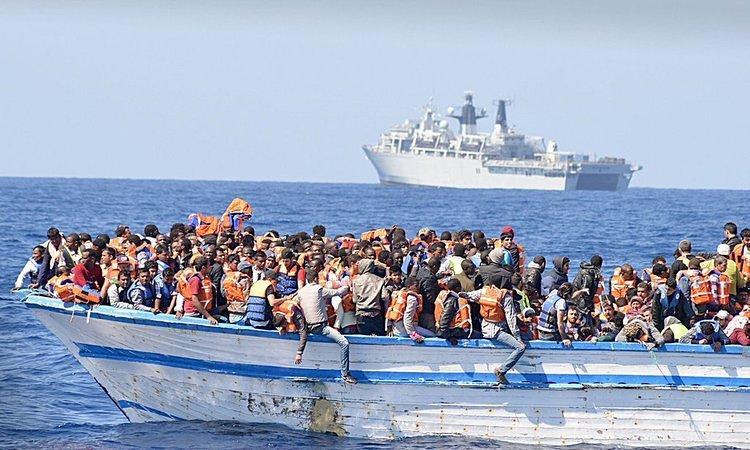 OBALSKA STRAŽA IMA MNOGO POSLA: Za pet dana spaseno 14.000 migranata!