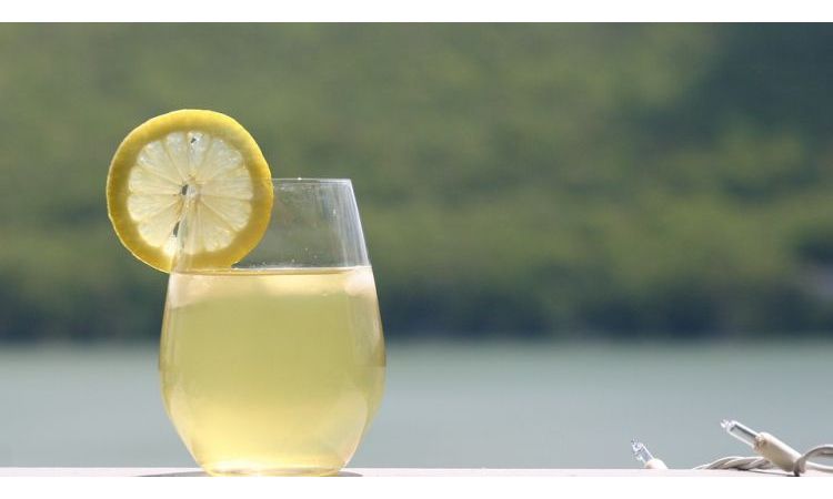 NISTE OVO OČEKIVALI: Posledice ispijanja vode sa limunom