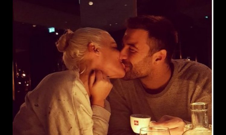 IPAK NIJE IZBRISALA NJEGOVE FOTOGRAFIJE: Ovo su najlepši trenuci ljubavi NATAŠE i LJUBE! (FOTO)