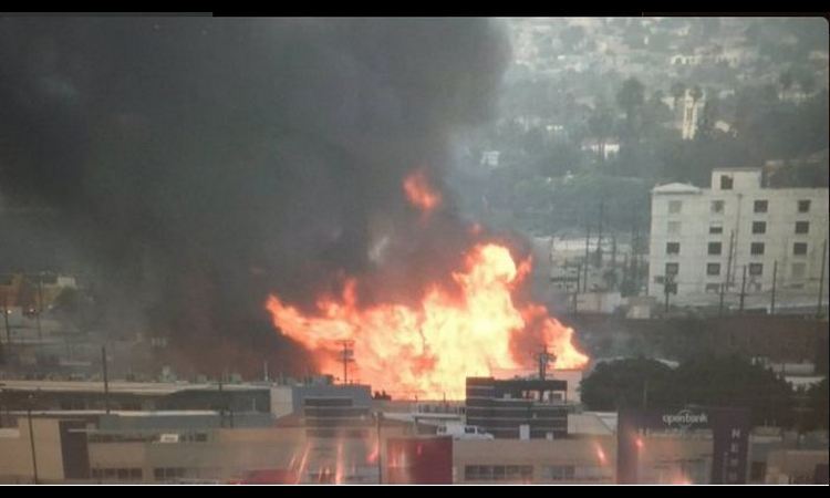 POŽAR U LOS ANĐELESU NE JENJAVA: Pronađeno telo jedne osobe, hiljade domova evakuisano