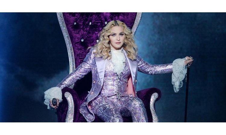 PONOVO IMA ZDRAVSTVENE PROBLEME: Madona na sceni priznala da se ponovo oseća loše kraljica popa se „slomila“ pred publikom