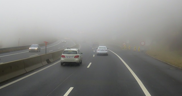 AMSS UPOZORAVA: Oprez u vožnji zbog zaleđenih kolovoza i magle
