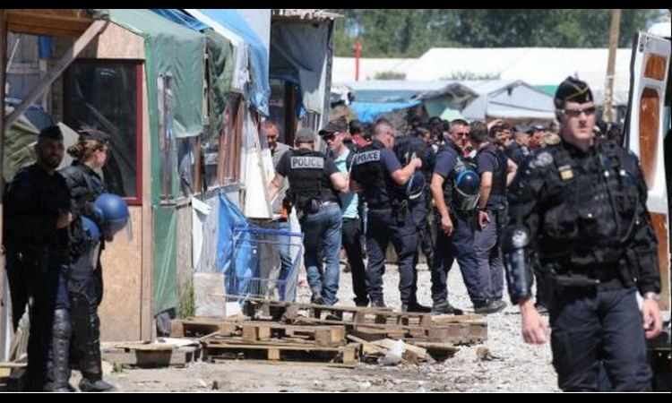 VELIKA AKCIJA POLICIJE: Uhapšeno 19 osoba zbog krijumčarenja migranata, među njima i 5 policajaca