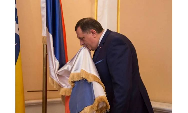 AKO OVO NE BUDE ISPUNJENO NEĆE SE NI ODRŽATI SEDNICA PREDSEDNIŠTVA BIH: Zastava Republike Srpske mora da bude tamo gde je Milorad Dodik!