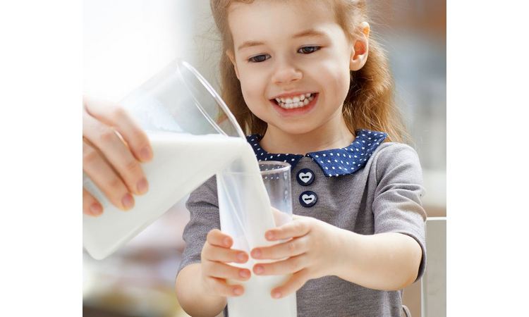 PAŽNJA: Deci nikako ne smete da dajete biljna mleka do pete godine