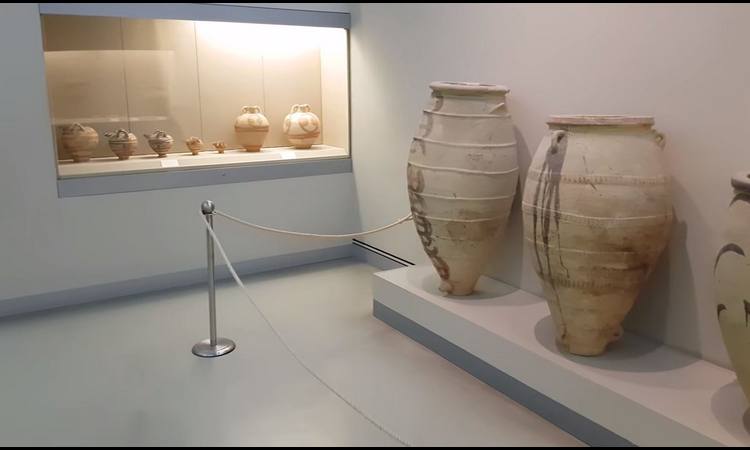 UŠETALI BEZ ODEĆE: Arheološki muzej u Barseloni otvorio je svoja vrata nudistima ( FOTO)