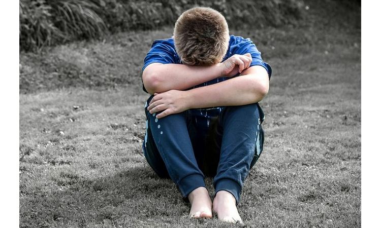 MATURANT IZ ŠAPCA BRUTALNO PRETUČEN: Mladići napali srednjoškolca bez ikakvog razloga