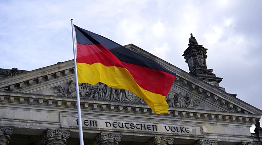 Nemačka neće podržati planiranu zabranu Evropske unije za prodaju novih automobila sa motorima sa unutrašnjim sagorevanjem!