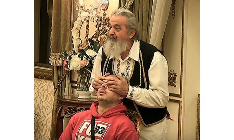 „PAROVI NISU MOGLI DA VERUJU SVOJIM OČIMA: ĐUS glavom dotakao pod! (foto)
