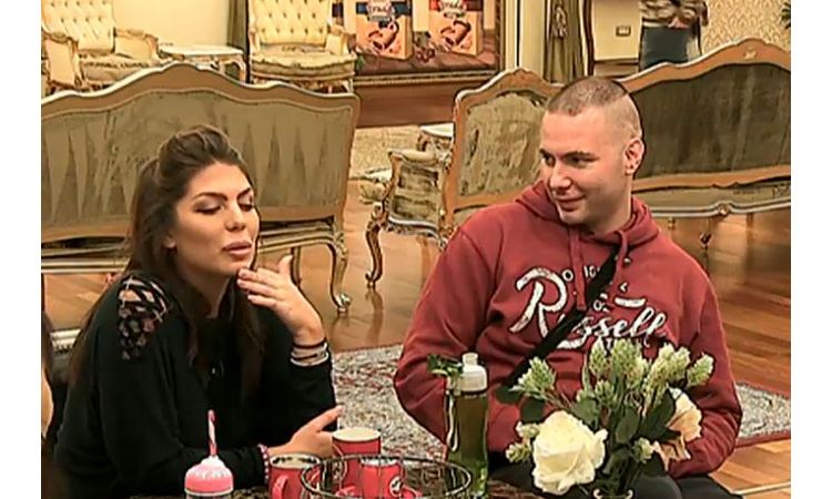 OVO JE SVIMA PROMAKLO: Nina i Brendon su noćas imali vrelu akciju u tuš kabini!