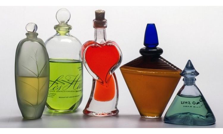 MIRISNE NOTE: Da li pravilno stavljate parfem?