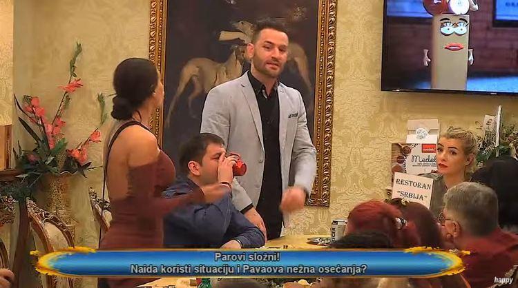 NAIDA NA STUBU SRAMA! Ukućani bez milosti opleli po njoj! (FOTO)