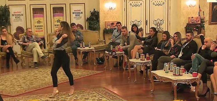 NEKI UČESNICI POŽELEĆE DA POBEGNU GLAVOM BEZ OBZIRA: „Vruća stolica“ u „Parovima“ večeras će se žestoko ZAPALITI! (FOTO)