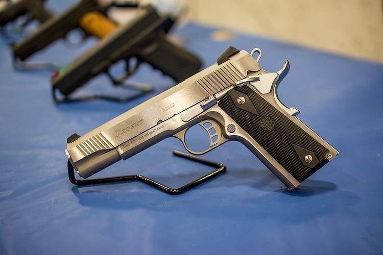 SAD: Pištolj kojim je ubijen tinejdžer stavljen na aukciju