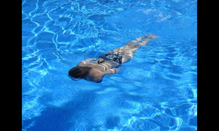 OBRATITE PAŽNJU: Plivanje umanjuje rizik od smrti za 50 odsto!