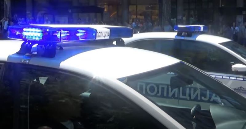 ALBANAC U CENTRU VRANJA UDARAO ČOVEKA: Policija u njegovom autu pronašla nož sa tragovima krvi!