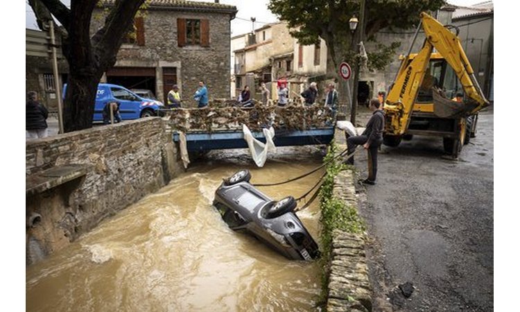 TRI ŽRTVE POPLAVA Kiše izazvale potop u Italiji i Francuskoj