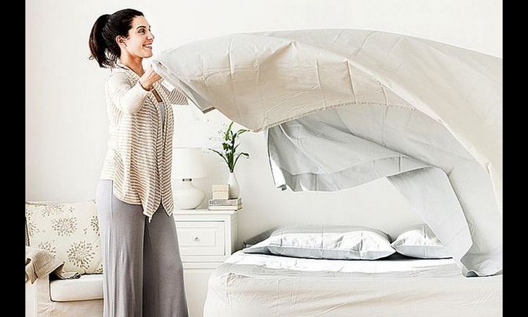 OPREZ! Ako ne menjate posteljinu barem jednom nedeljno, ove jezive stvari mogu da vam se dese!
