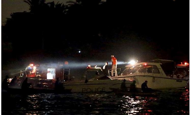 ALARMANTNO STANJE U MAROKU: Dve osobe poginule kada se prevrnuo ribarski brod! (FOTO)