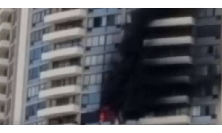 STRAVIČAN POŽAR NA HAVAJIMA: Vatra guta 26. sprat stambene zgrade, ima mrtvih! (VIDEO)